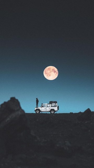 Land Rover Adventure iPhone Wallpaper