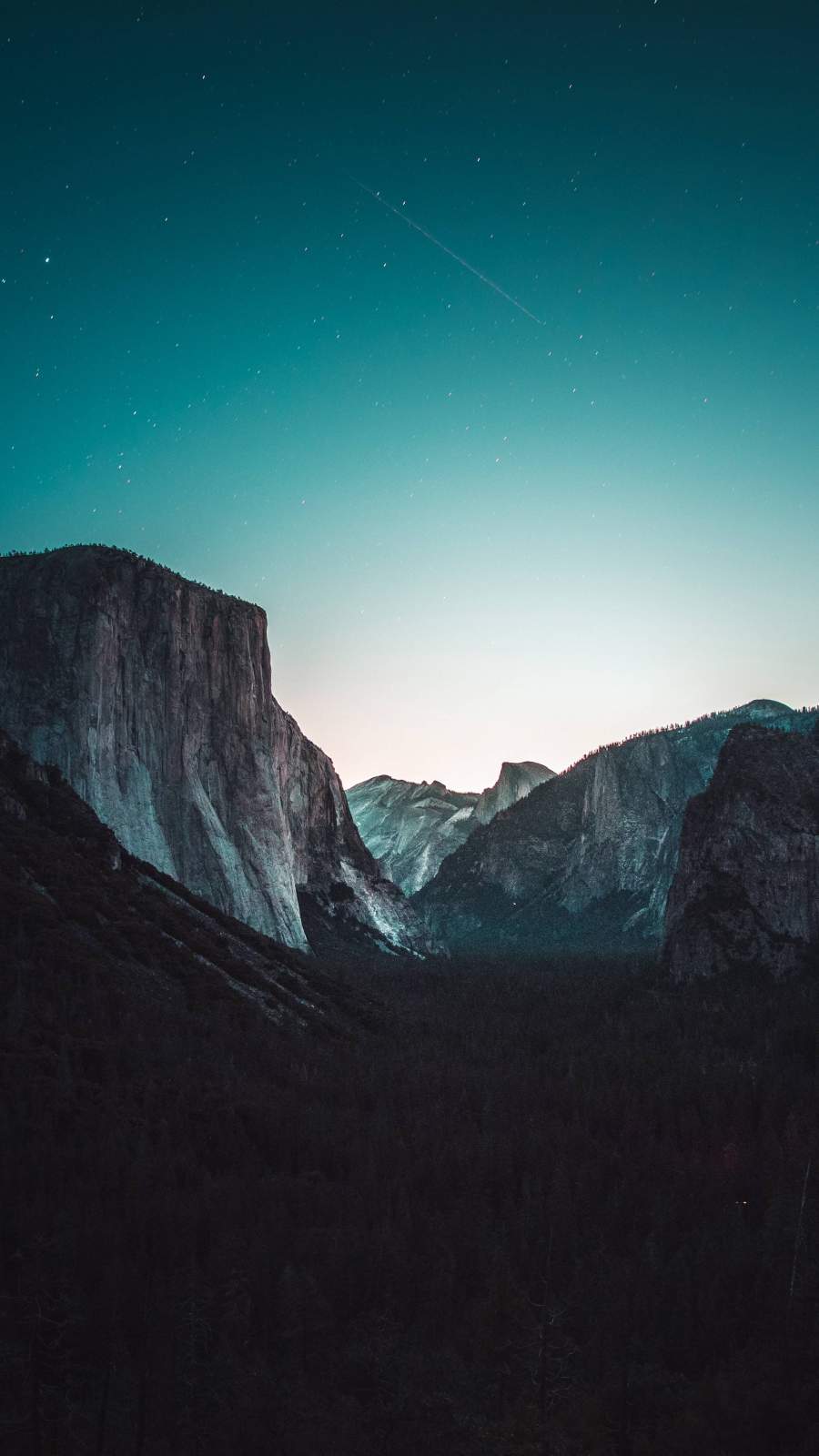 El Cap in Yosemite  October 2022 Wallpaper Download  MOONAZ