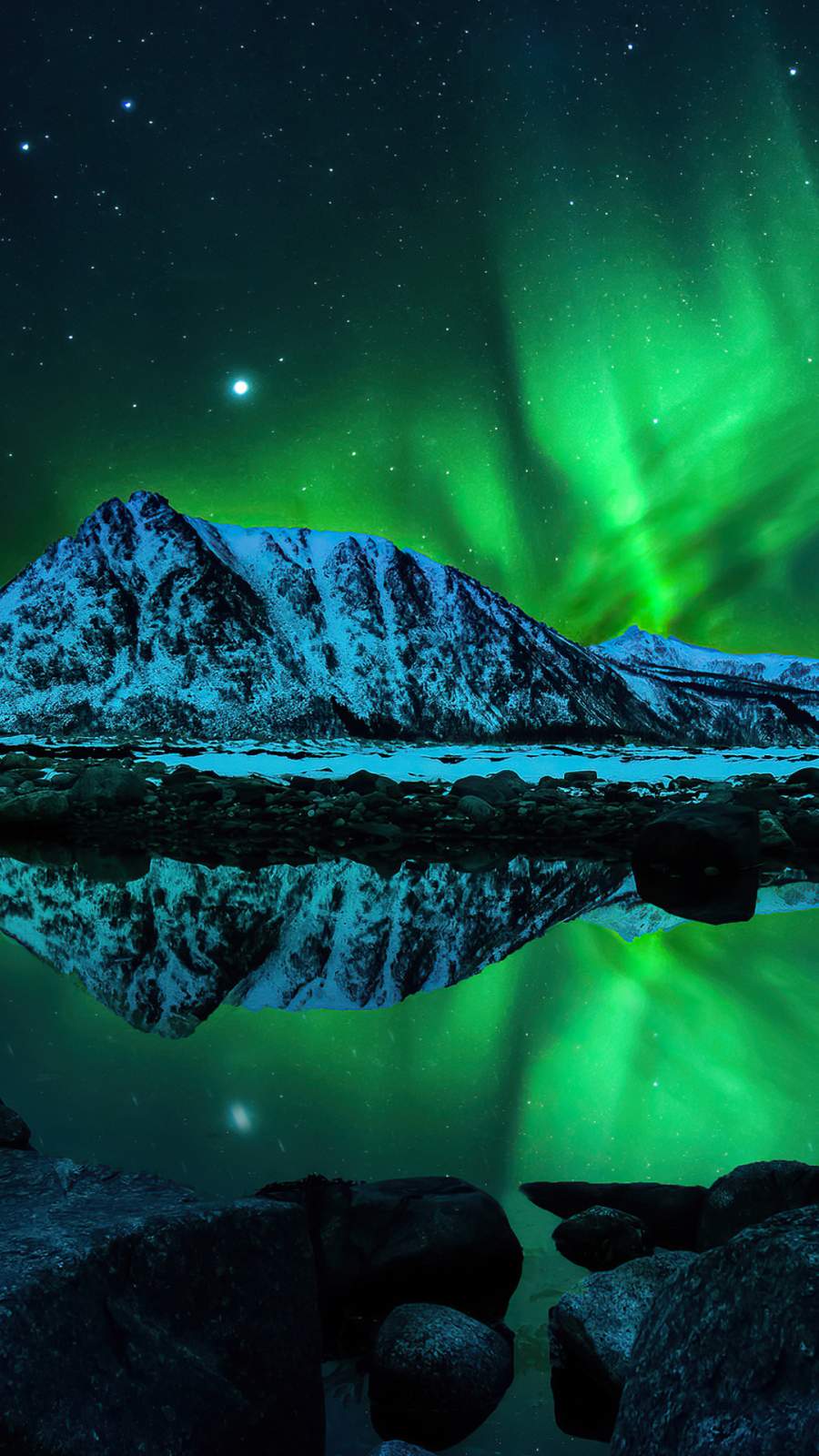 Aurora Borealis Wallpaper 4K Scenic Northern Lights 5938