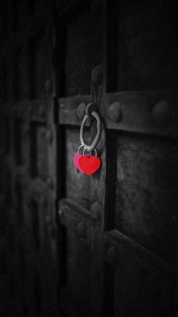 Love Lock iPhone Wallpaper