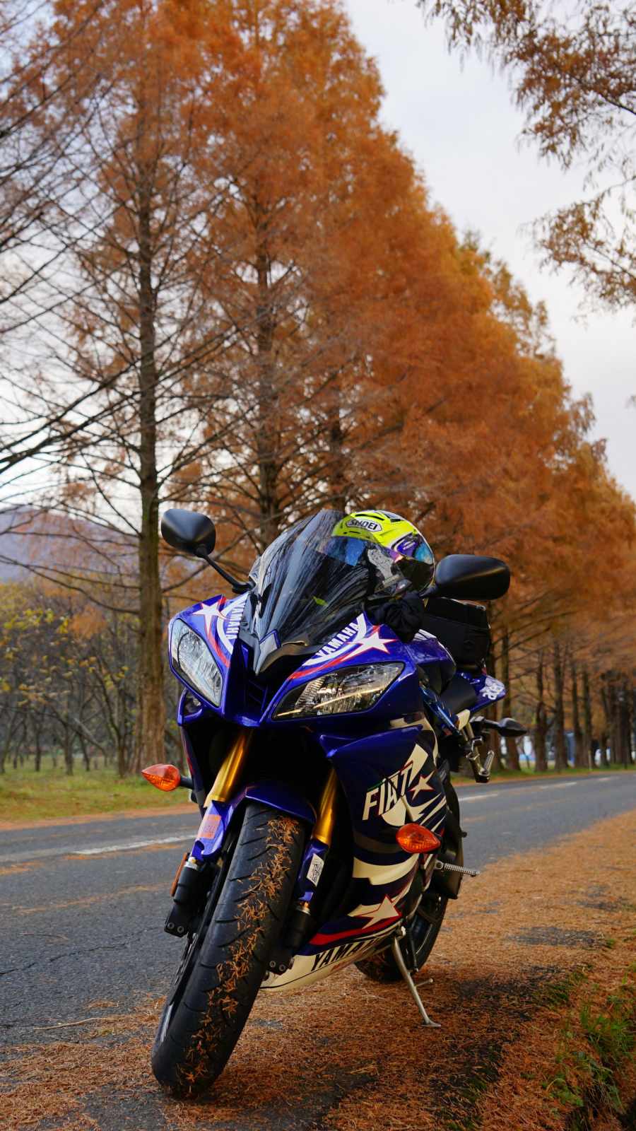 Yamaha R1 Racing iPhone Wallpaper