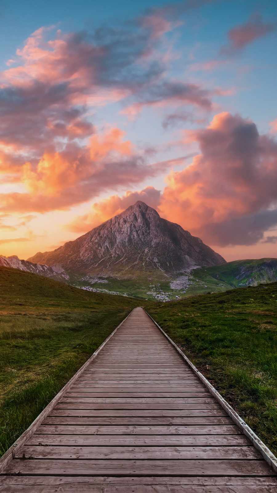 Path to Mountain iPhone Wallpaper