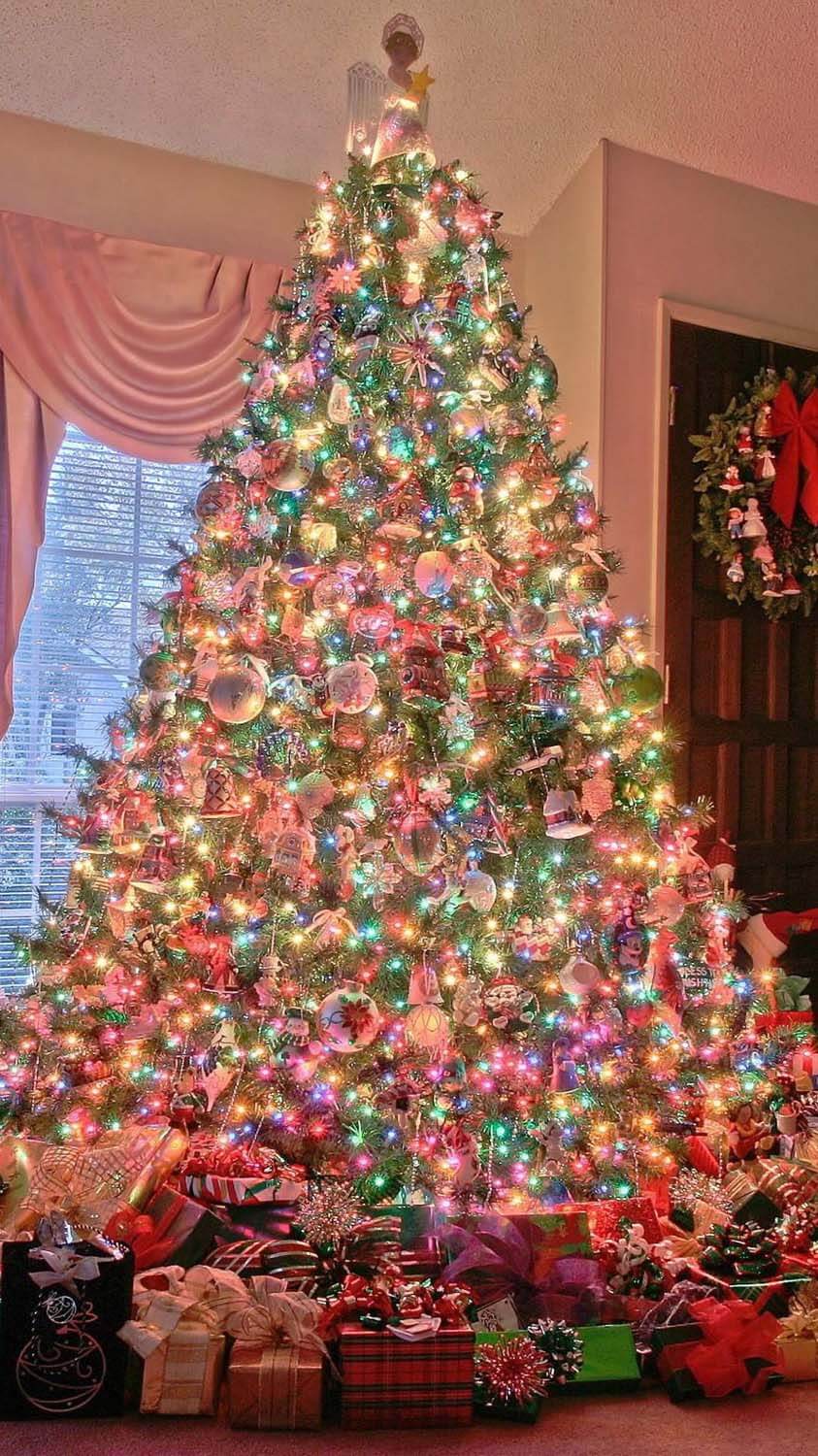 Christmas Tree Lights Glow iPhone Wallpaper HD