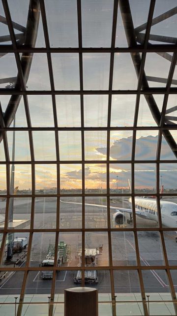 Airport Terminal iPhone Wallpaper HD