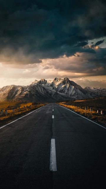 Road to Mountains Wallpaper