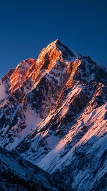 Mountain 4K iPhone Wallpaper