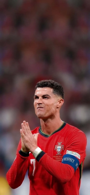 cristiano-ronaldo-portugal-iphone-wallpaper-hd