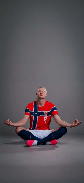 erling-haaland-meditation-celebration-norway-wallpaper