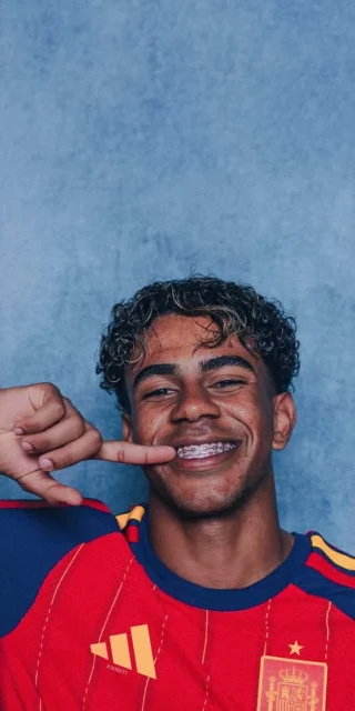 lamine-yamal-spain-braces-smile-iphone-wallpaper lamine-yamal-spain-braces-smile-iphone-wallpaper