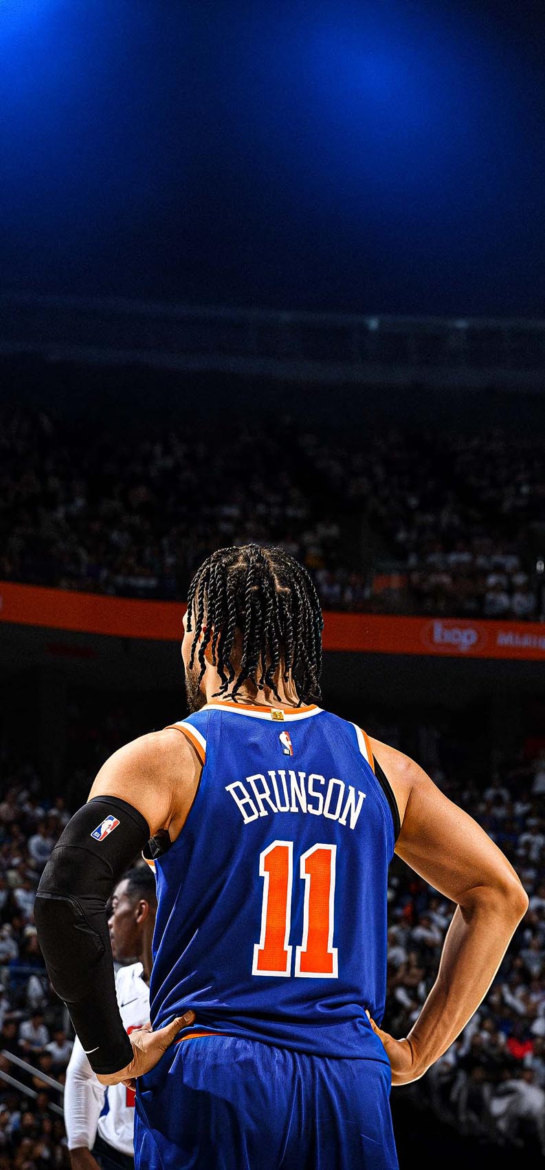 New York Knicks Wallpaper iPhone HD – Best Jalen Brunson & Knicks 4K Backgrounds 1 jalen-brunson-11-new-york-knicks-back-view-stadium-iphone-wallpaper