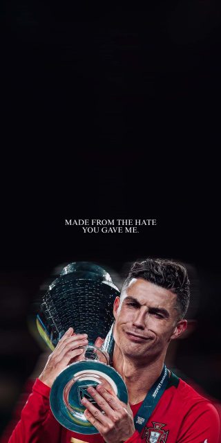 cristiano-ronaldo-kissing-nations-league-trophy-wallpaper-4k