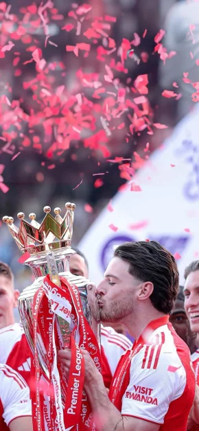 Arsenal Premier League Champions Wallpapers : Download HD iPhone Backgrounds 11 declan-rice-kissing-premier-league-trophy-arsenal-iphone-wallpaper