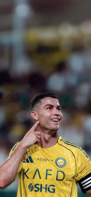 Cristiano Ronaldo World Cup iPhone Wallpapers | 4K & HD 27 cristiano-ronaldo-al-nassr-ear-point-celebration-background