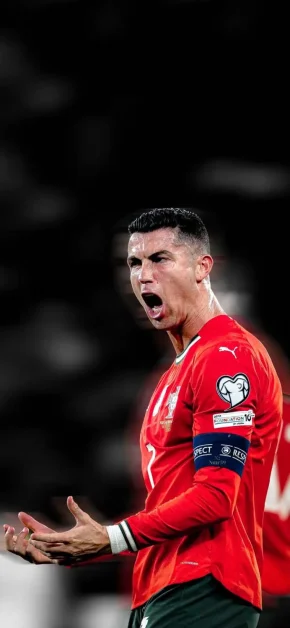 Cristiano Ronaldo World Cup iPhone Wallpapers | 4K & HD 25 cristiano-ronaldo-portugal-intense-shout-lockscreen