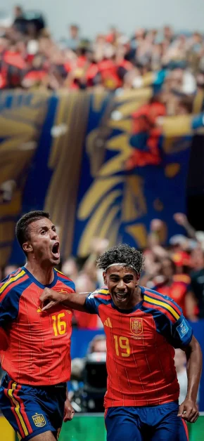 Lamine Yamal Football Wallpapers for iPhone (4K/HD) 15 lamine-yamal-rodri-spain-goal-celebration-wallpaper