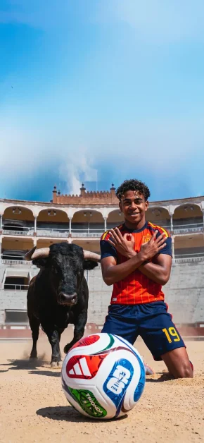 Lamine Yamal Football Wallpapers for iPhone (4K/HD) 17 lamine-yamal-spain-bullfighting-arena-iphone-wallpaper