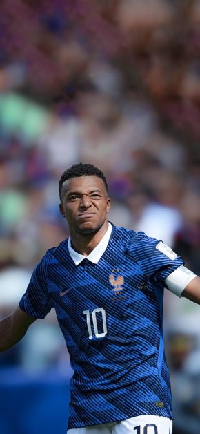 Kylian Mbappé Wallpapers: Best 4K & OLED iPhone Backgrounds 1 mbappe-france-10-intense-stare-celebration-pose-wallpaper-iphone