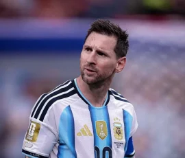 Lionel Messi FIFA iPhone Wallpapers | HD & 4K Backgrounds 2 messi-argentina-10-focused-clenched-fist-stadium-match-wallpaper