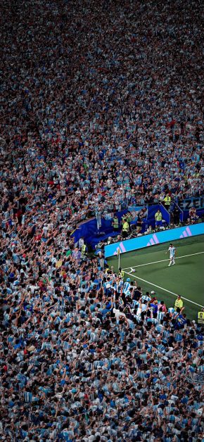 Best Lionel Messi Wallpapers for iPhone: Download Free HD Backgrounds 14 messi-argentina-stadium-crowd-aesthetic-phone-background