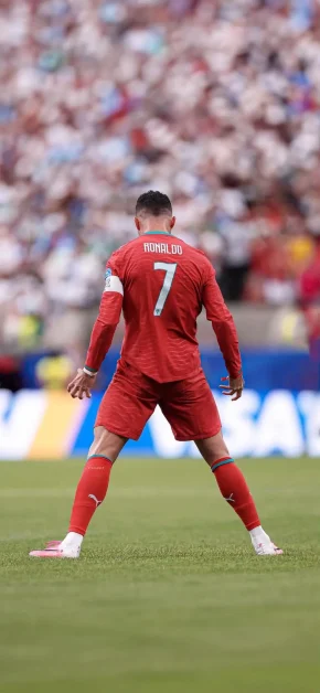 Cristiano Ronaldo World Cup iPhone Wallpapers | 4K & HD 1 ronaldo-7-back-view-free-kick-stance-portugal-red-jersey-world-cup-2026-wallpaper