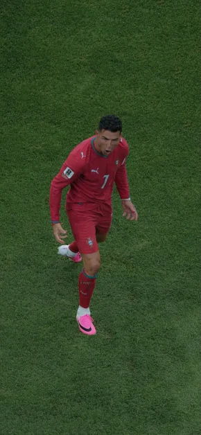 Cristiano Ronaldo World Cup iPhone Wallpapers | 4K & HD 7 ronaldo-portugal-7-aerial-view-pitch-running-screaming-world-cup-2026-wallpaper